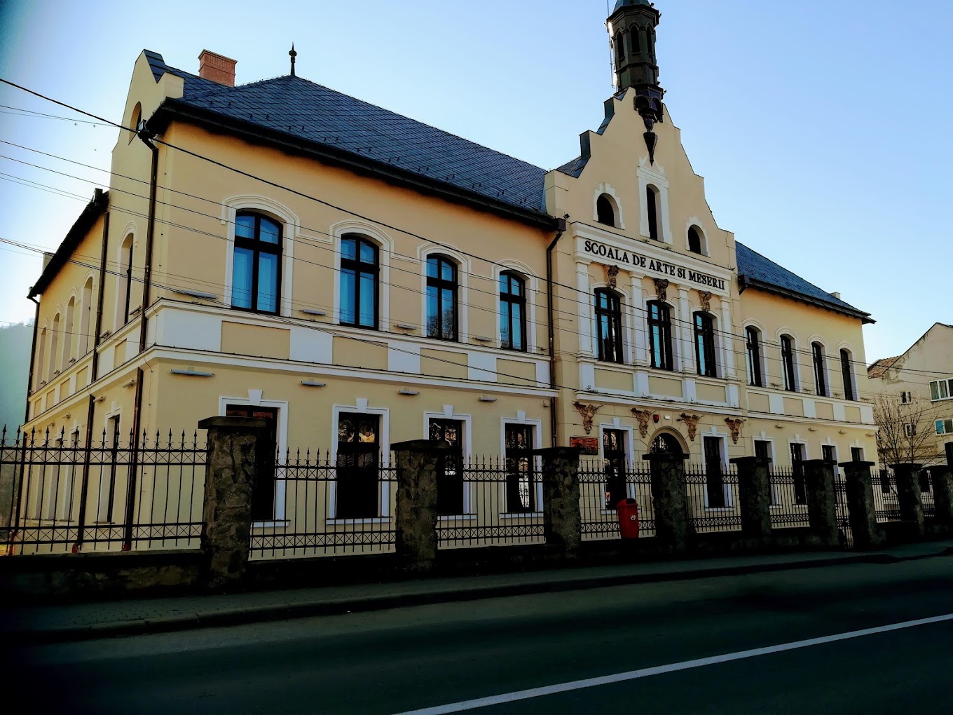 LICEUL "CORNELIU MEDREA" ZLATNA